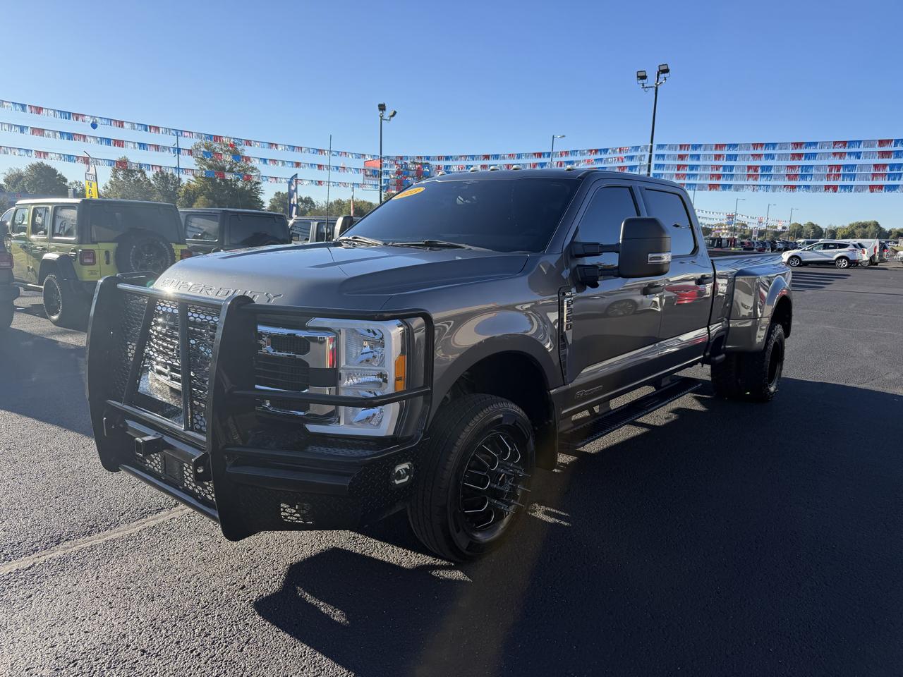 Ford F-350 photo 9