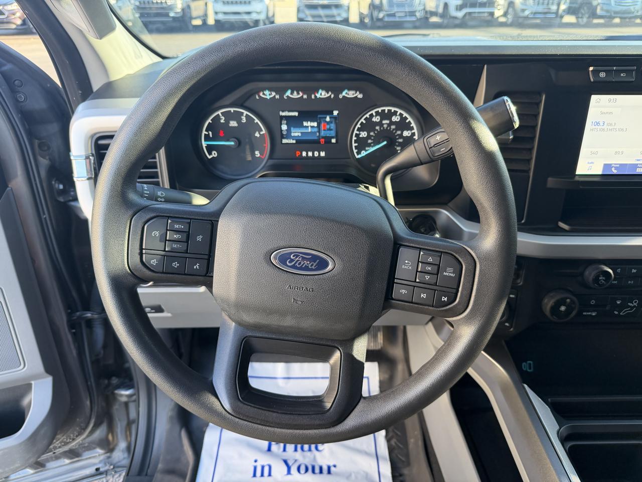 Ford F-350 photo 25