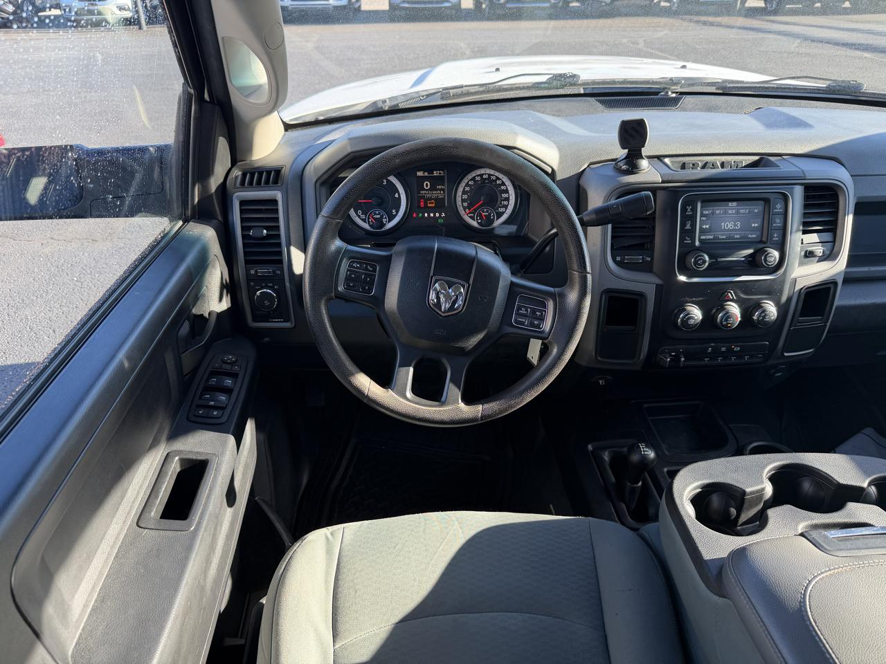 RAM 4500 4WD Crew Cab 173" WB 60" CA Tradesman 2016