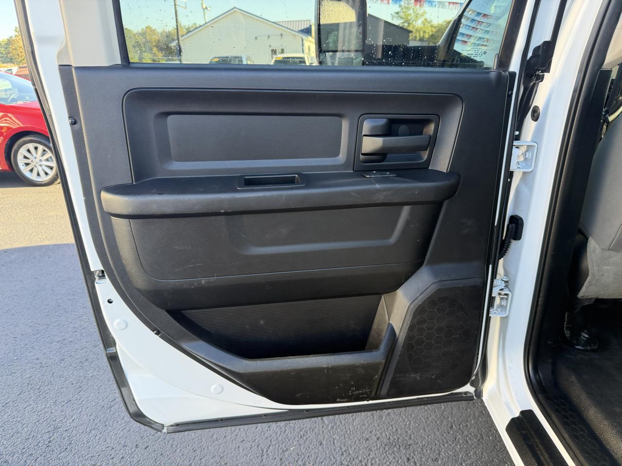 RAM 4500 4WD Crew Cab 173" WB 60" CA Tradesman 2016