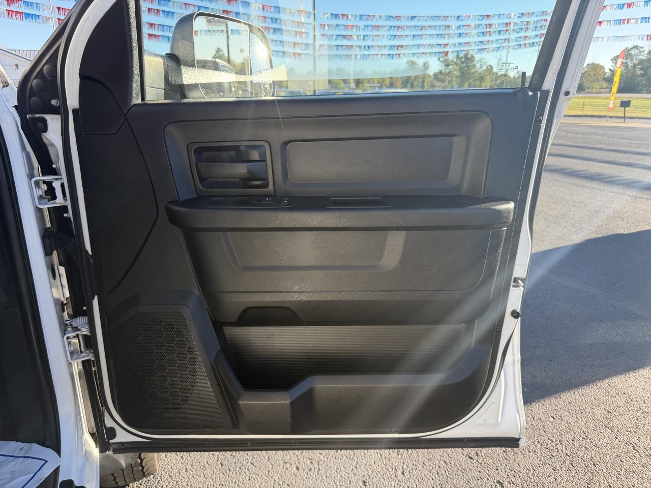 RAM 4500 4WD Crew Cab 173" WB 60" CA Tradesman 2016