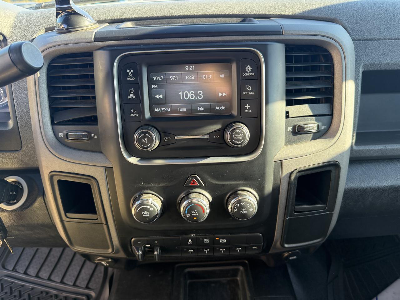 RAM 4500 4WD Crew Cab 173" WB 60" CA Tradesman 2016
