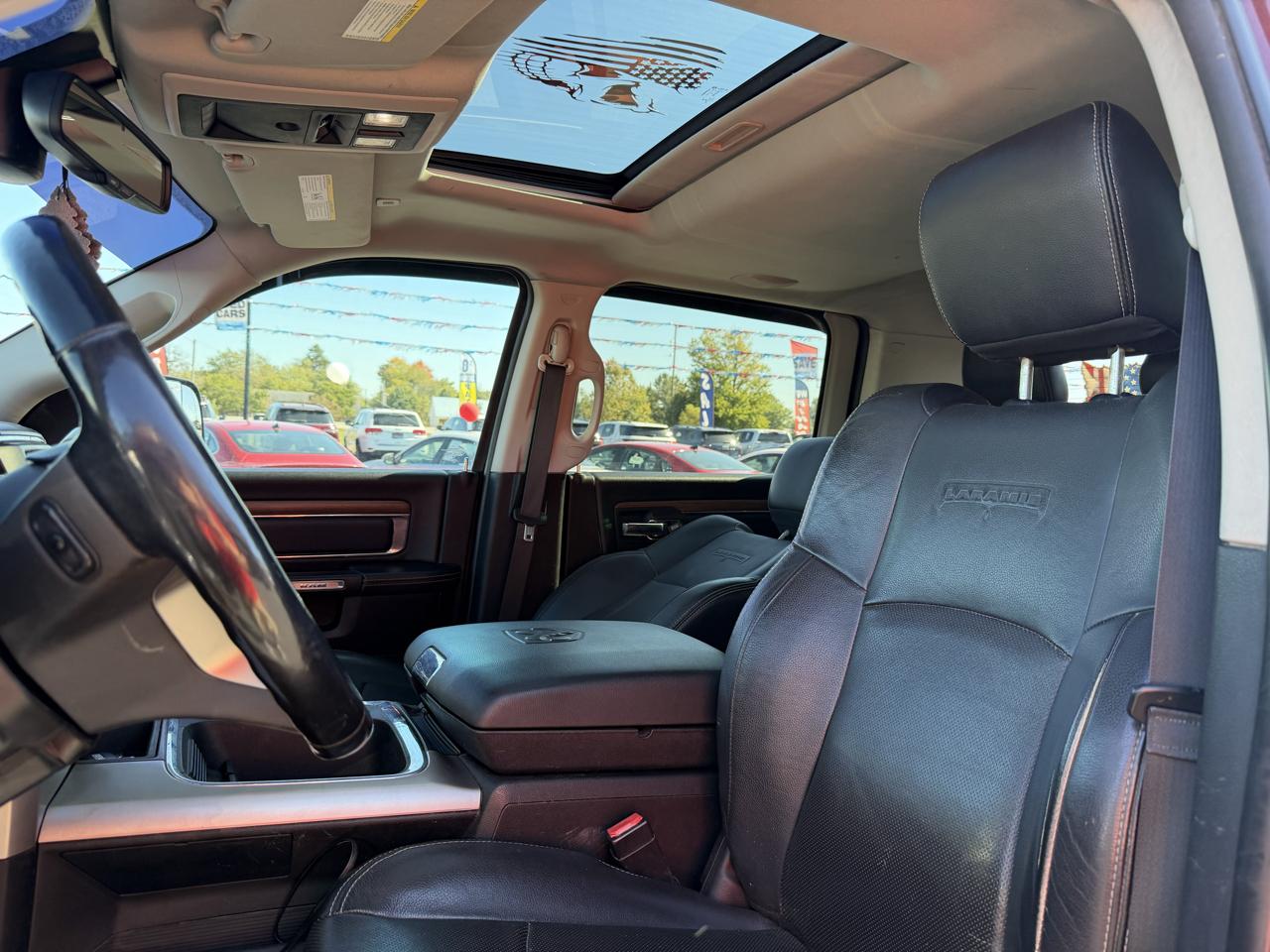RAM 2500 Laramie 4x4 Mega Cab 6'4" Box 2017