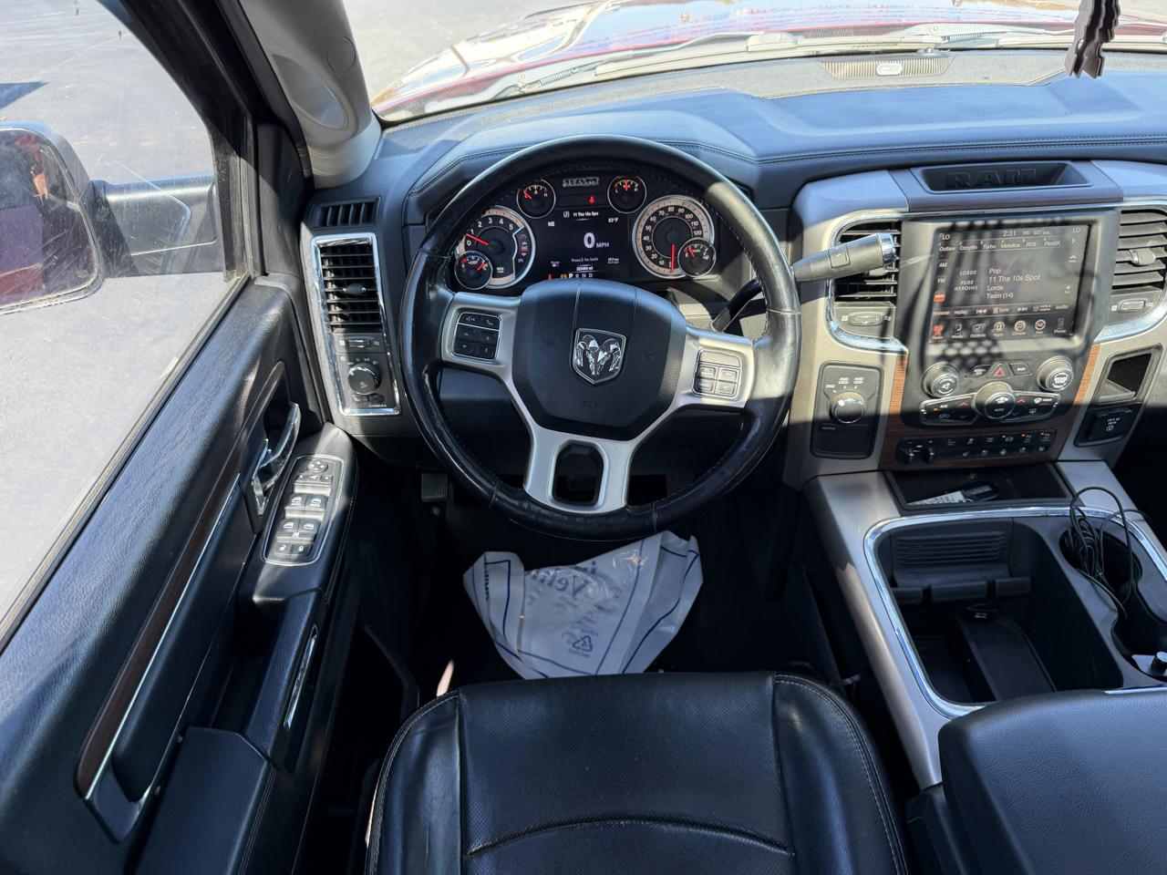 RAM 2500 Laramie 4x4 Mega Cab 6'4" Box 2017