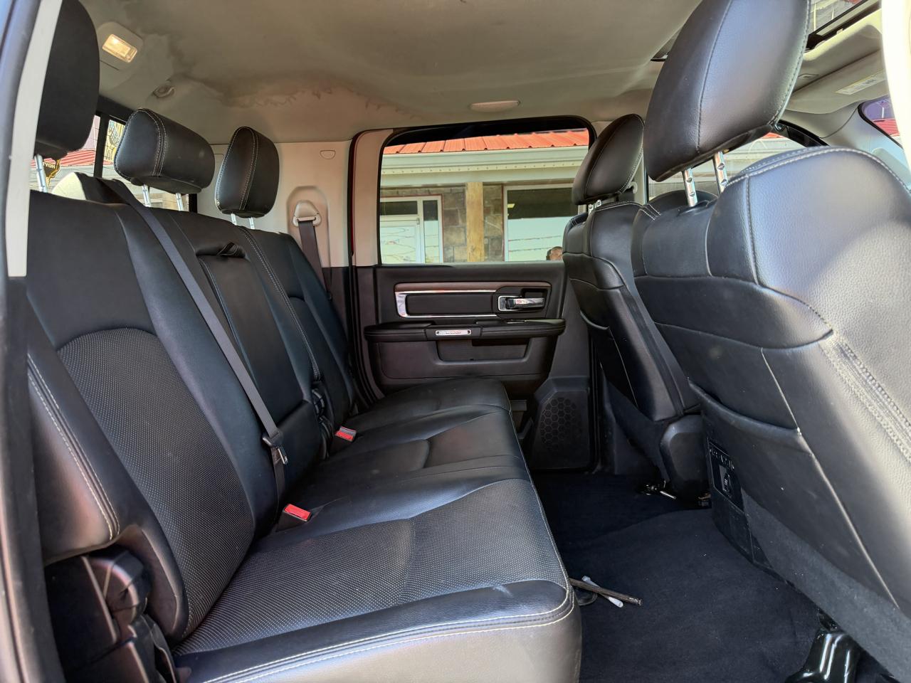 RAM 2500 Laramie 4x4 Mega Cab 6'4" Box 2017