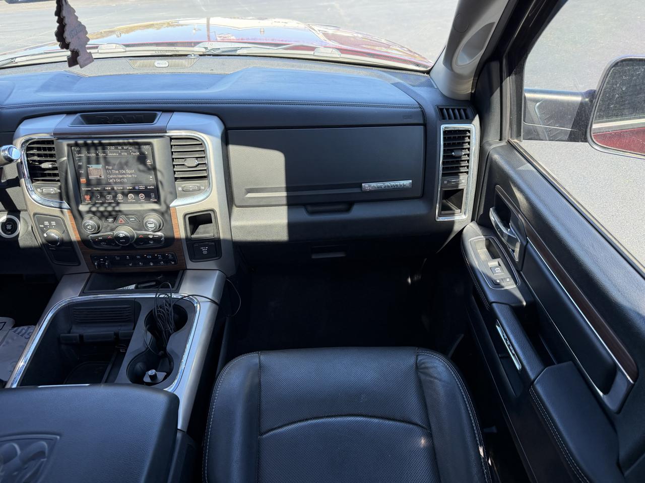 RAM 2500 Laramie 4x4 Mega Cab 6'4" Box 2017