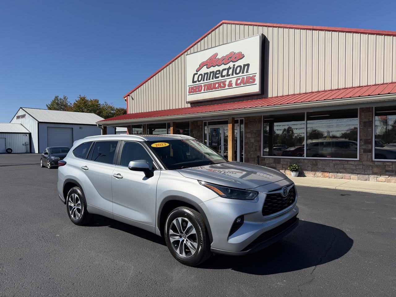 2023 Toyota Highlander Hybrid XLE FWD (Natl)