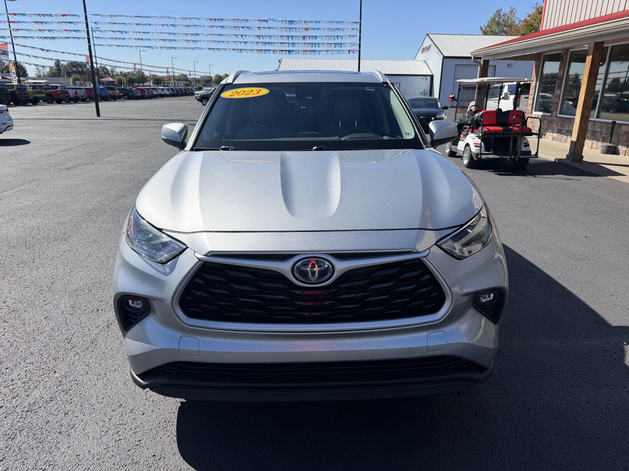 Toyota Highlander Hybrid XLE FWD (Natl) 2023