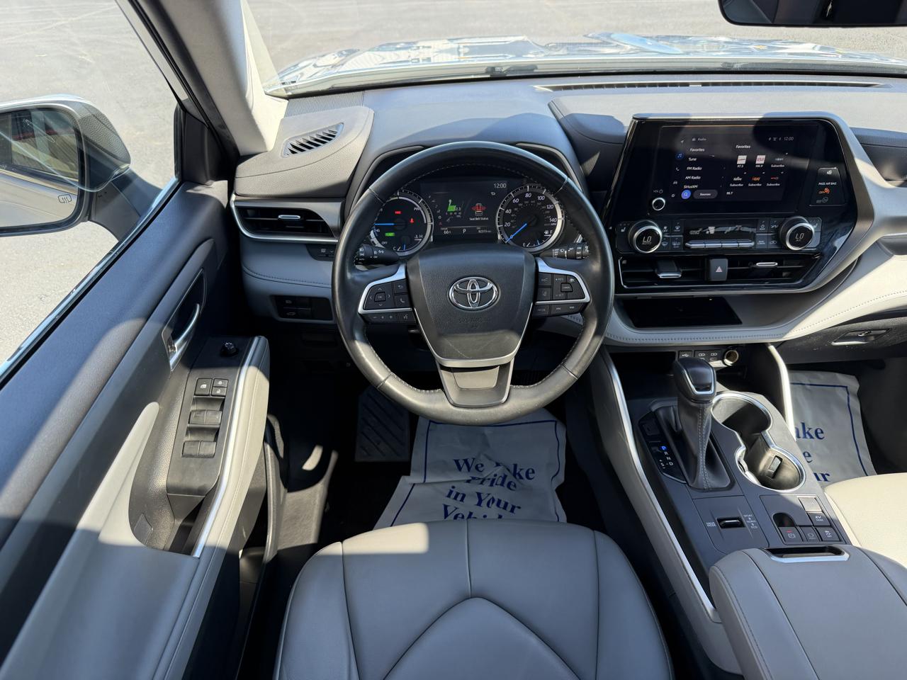 Toyota Highlander Hybrid XLE FWD (Natl) 2023