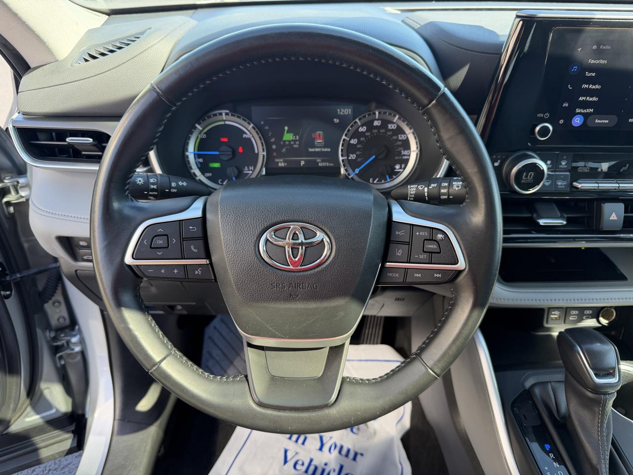 Toyota Highlander Hybrid XLE FWD (Natl) 2023