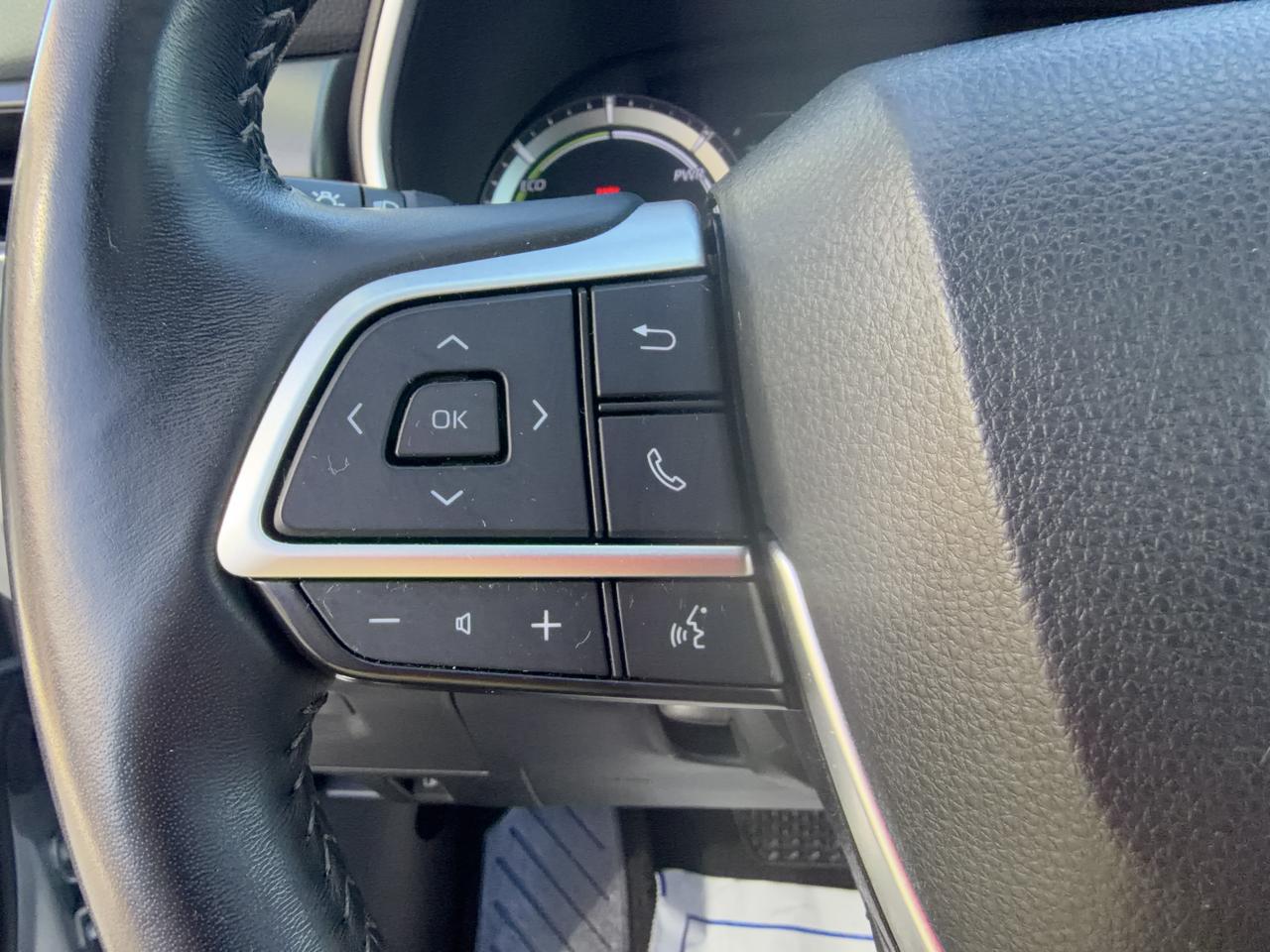 Toyota Highlander Hybrid XLE FWD (Natl) 2023
