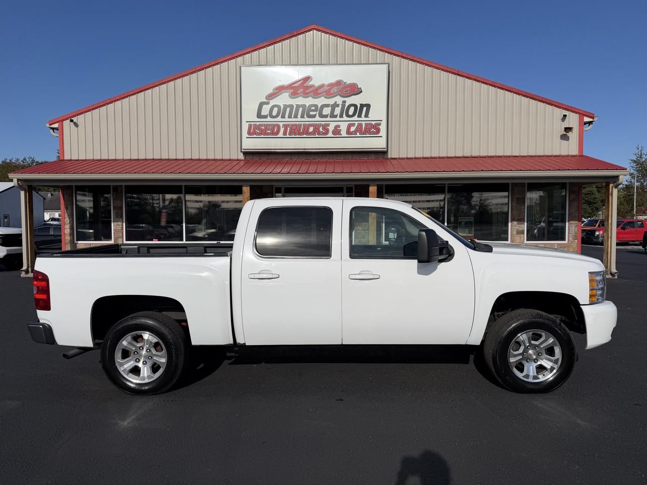 Chevrolet Silverado 1500 4WD Crew Cab 143.5" LT 2011