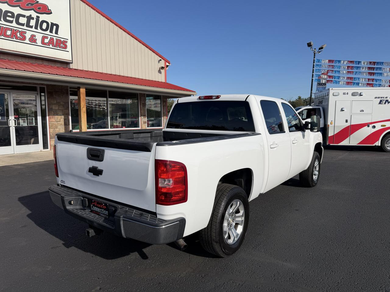 Chevrolet Silverado 1500 4WD Crew Cab 143.5" LT 2011