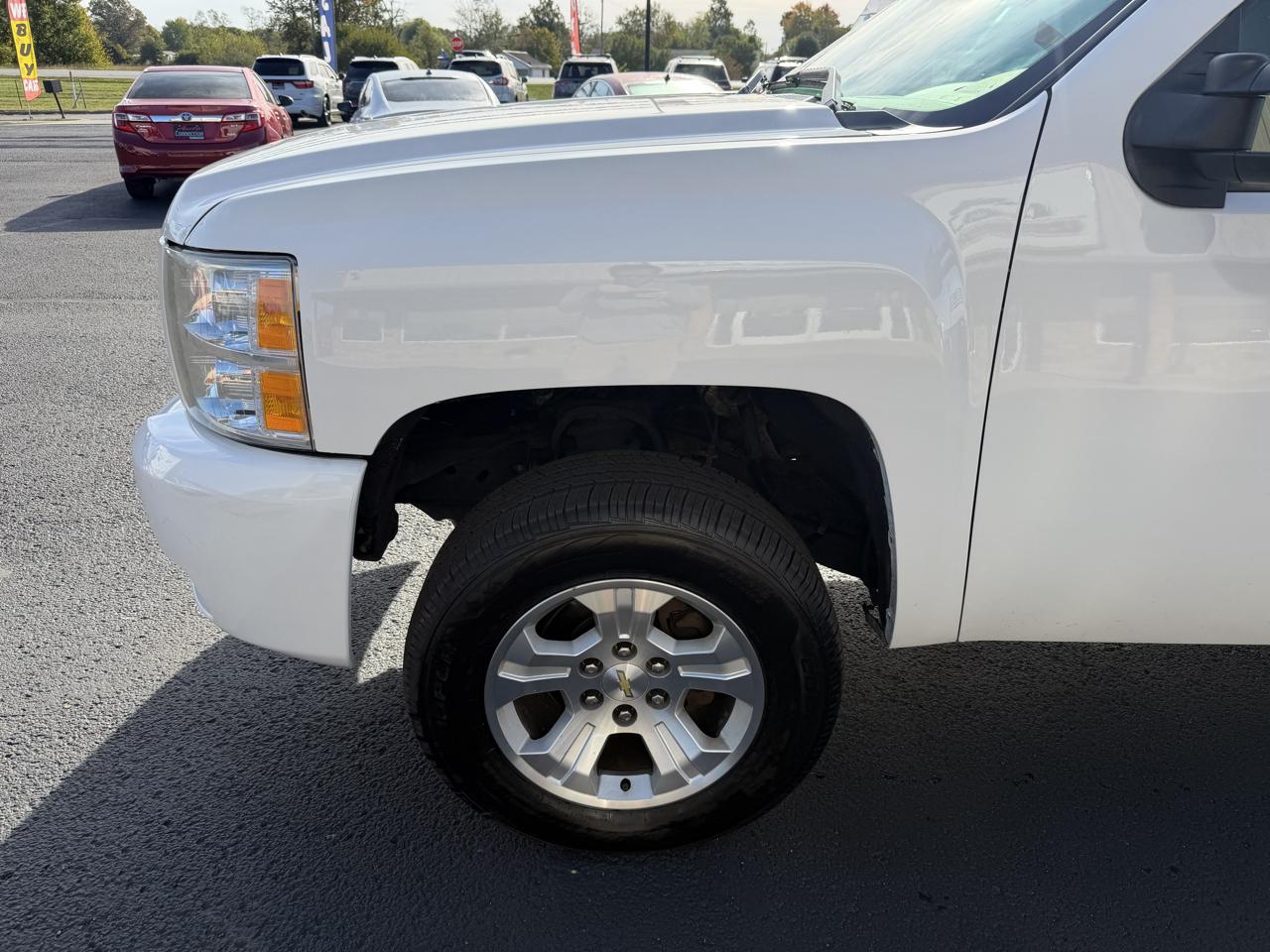 Chevrolet Silverado 1500 4WD Crew Cab 143.5" LT 2011