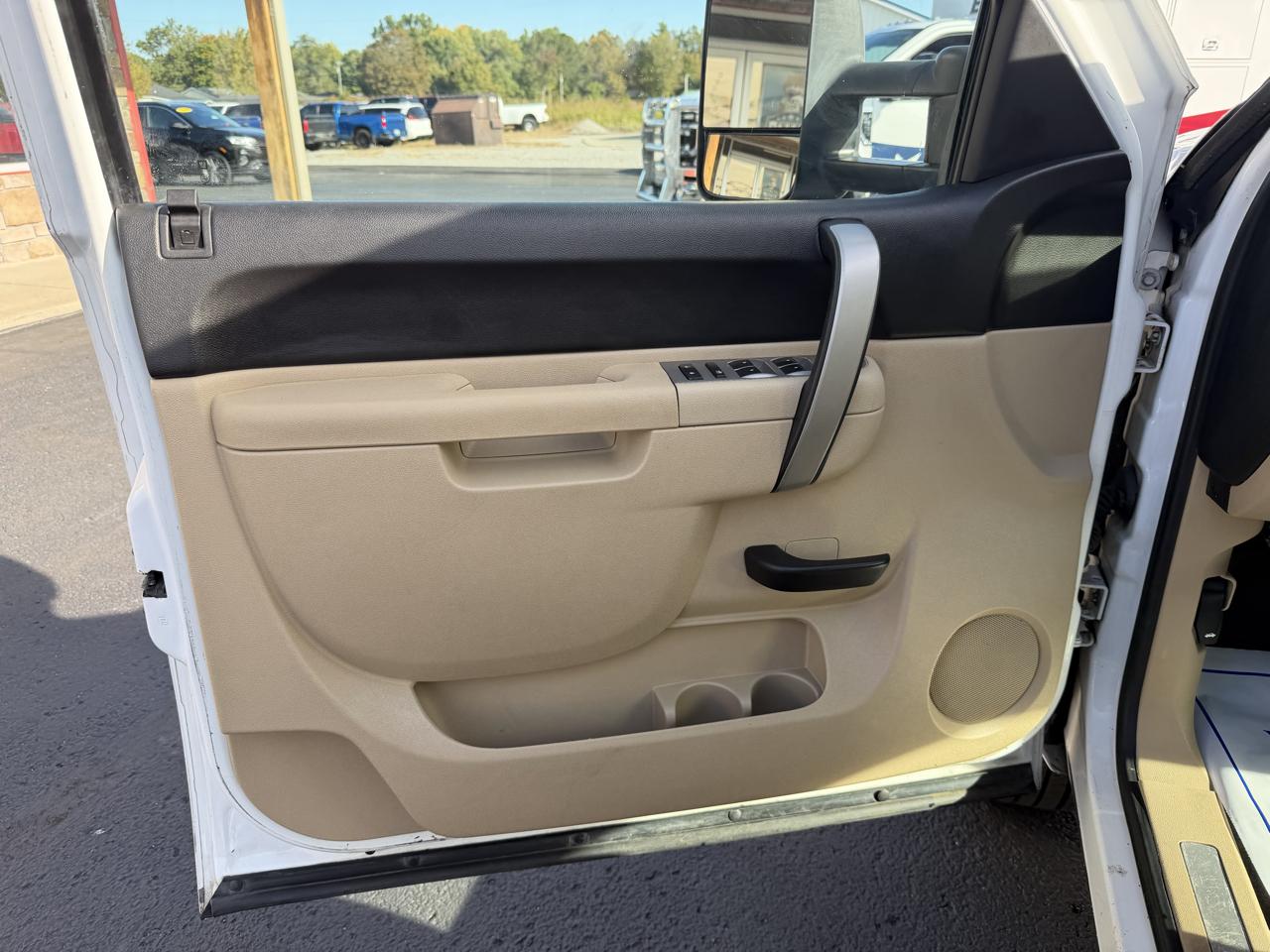 Chevrolet Silverado 1500 4WD Crew Cab 143.5" LT 2011