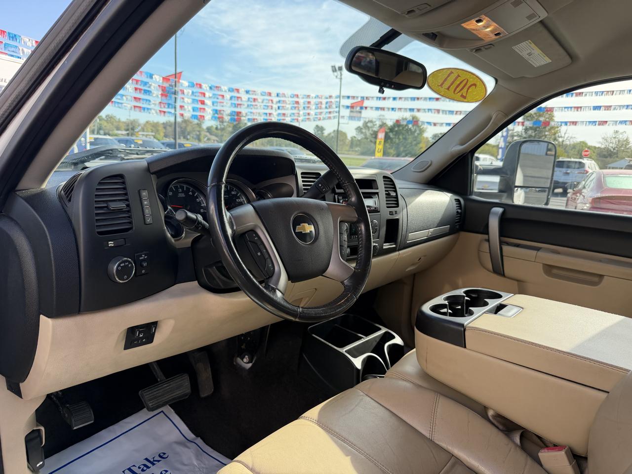 Chevrolet Silverado 1500 4WD Crew Cab 143.5" LT 2011