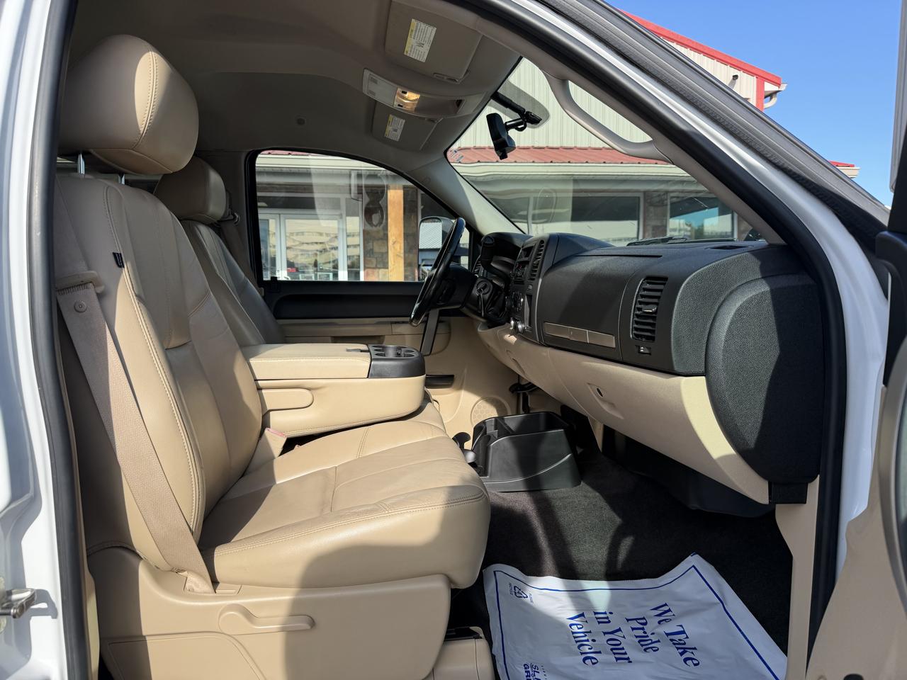 Chevrolet Silverado 1500 4WD Crew Cab 143.5" LT 2011
