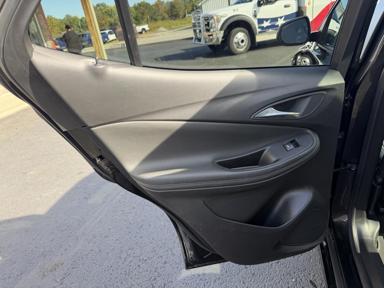 Buick Encore GX FWD 4dr Select 2023