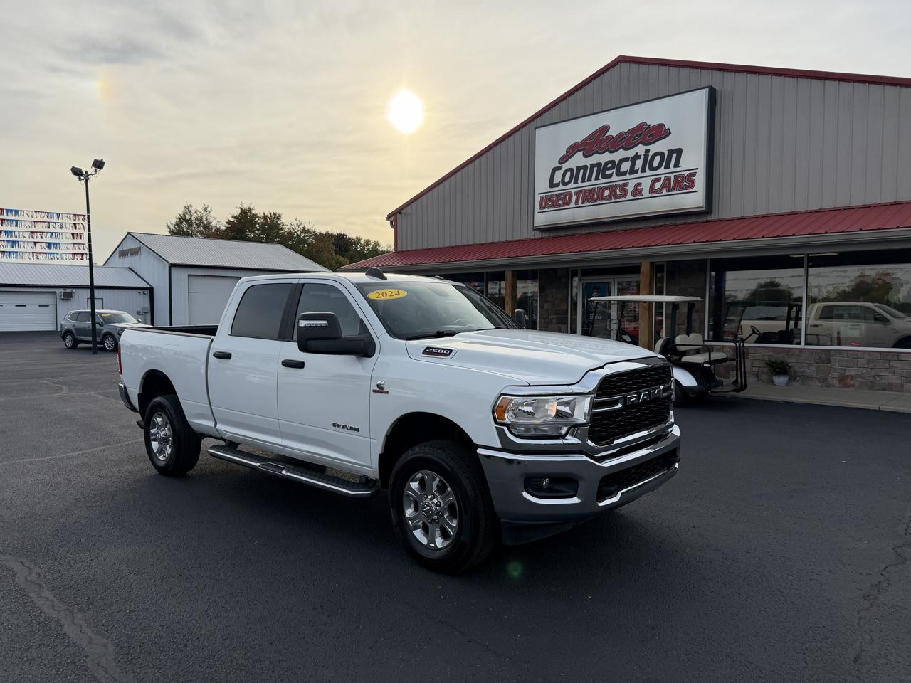RAM 2500 Big Horn 4x4 Crew Cab 6'4" Box 2024