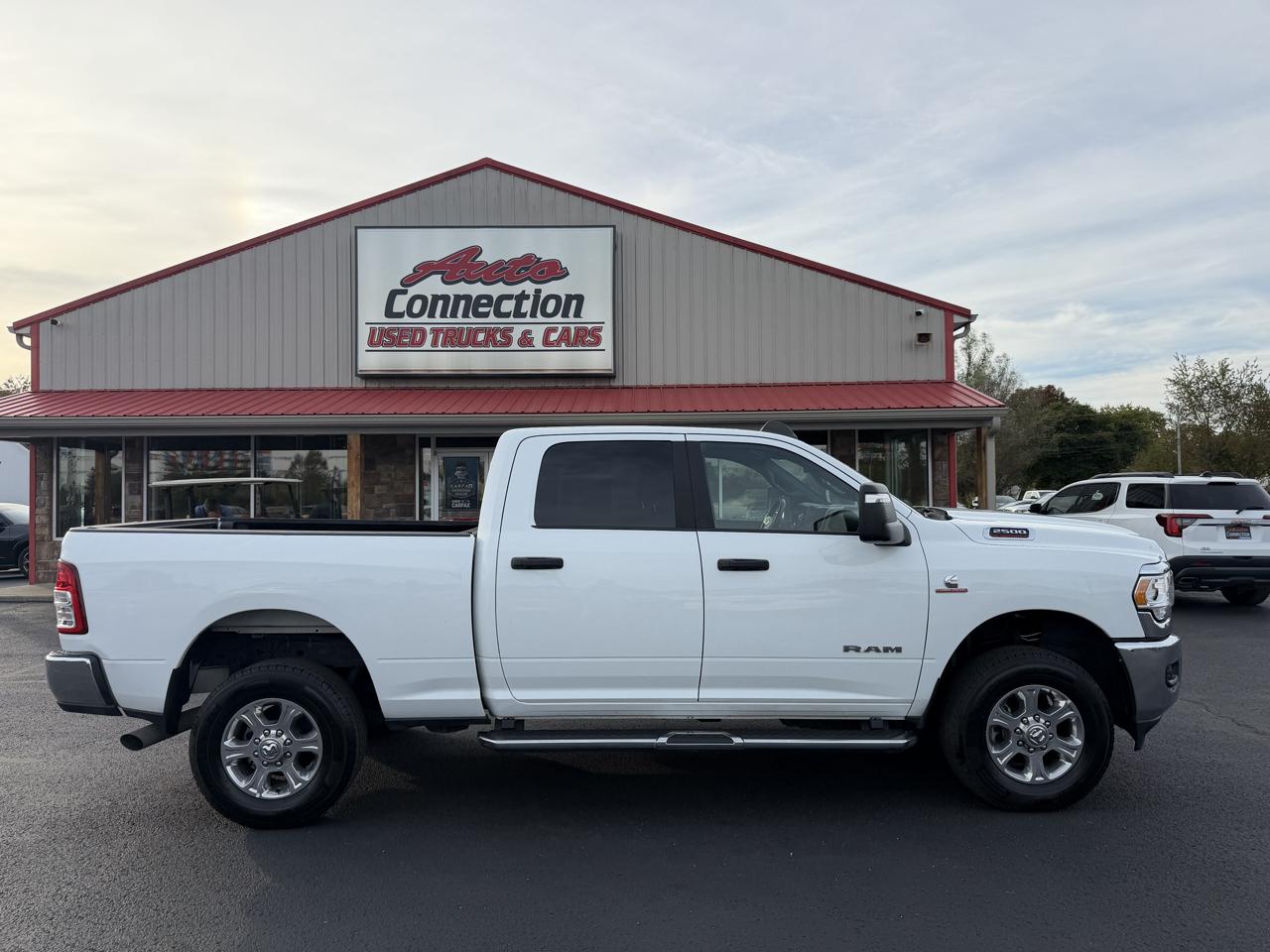 RAM 2500 Big Horn 4x4 Crew Cab 6'4" Box 2024