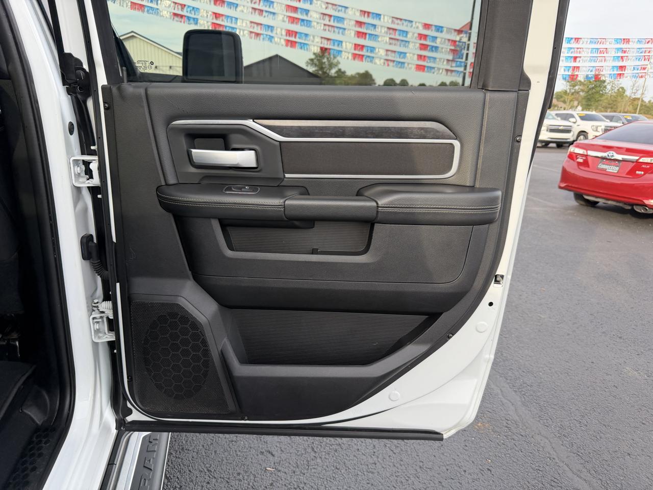RAM 2500 Big Horn 4x4 Crew Cab 6'4" Box 2024