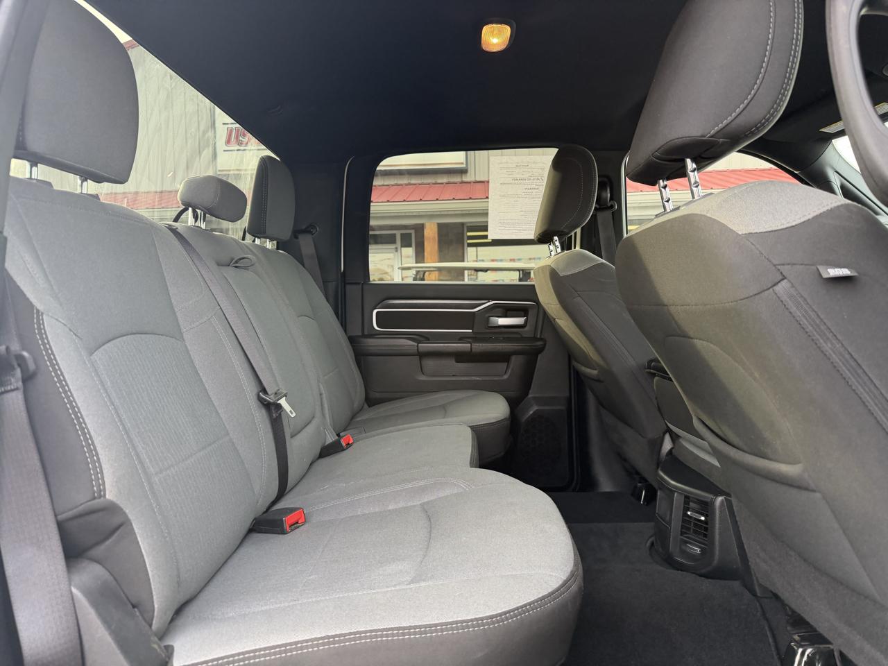 RAM 2500 Big Horn 4x4 Crew Cab 6'4" Box 2024