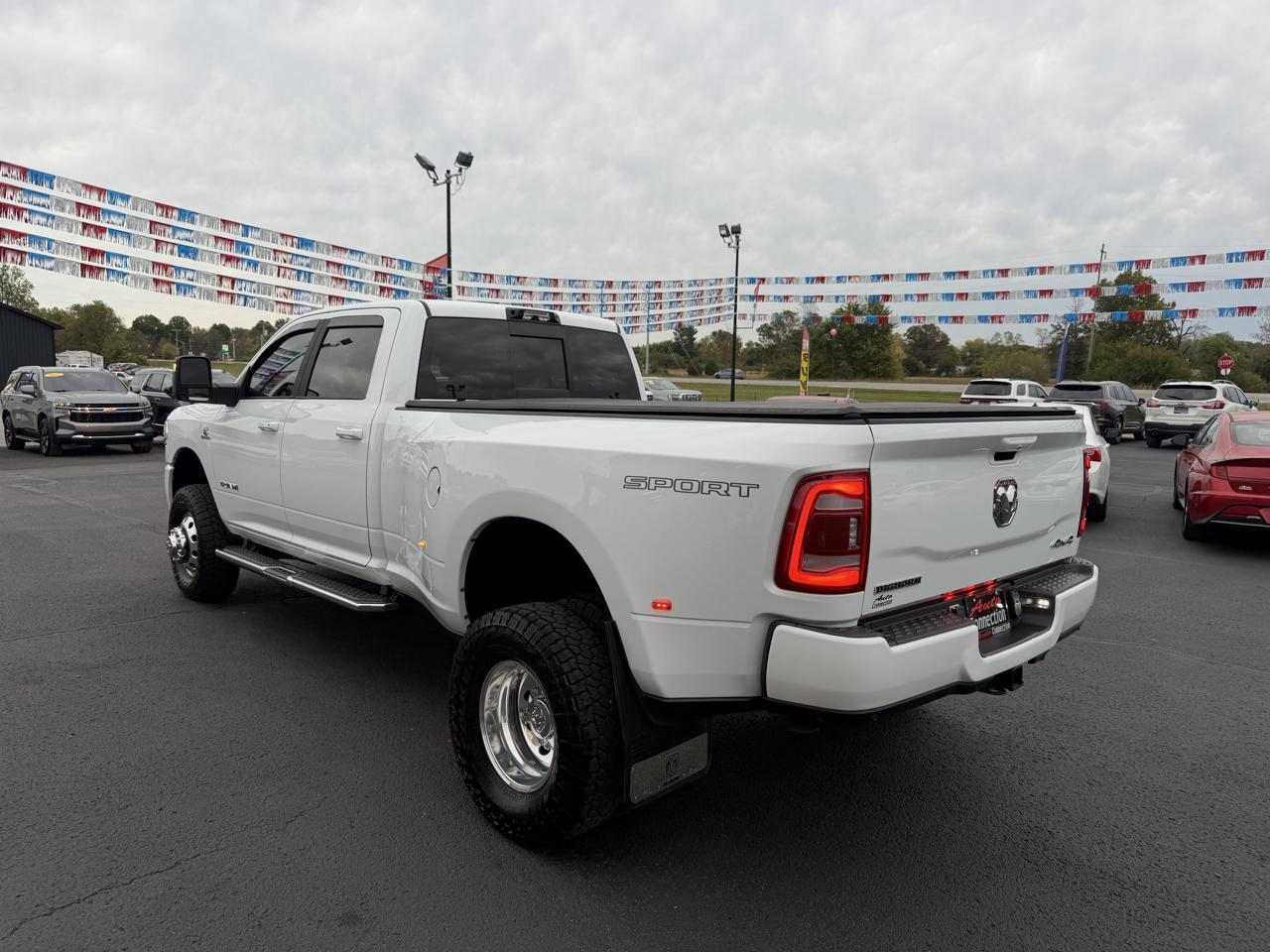RAM 3500 Big Horn 4x4 Crew Cab 8' Box 2024