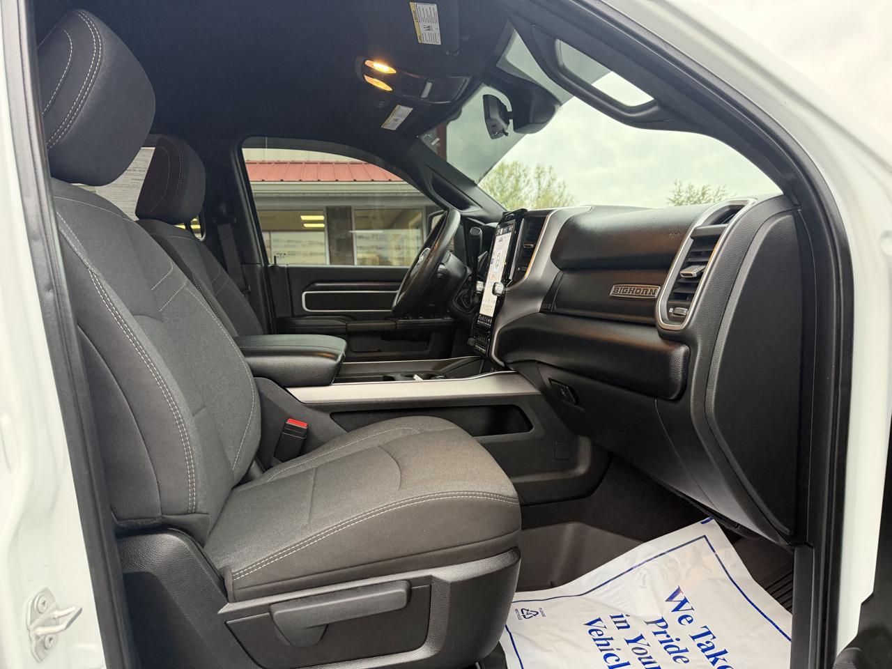 RAM 3500 Big Horn 4x4 Crew Cab 8' Box 2024