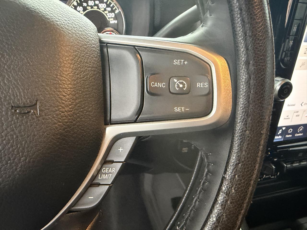 RAM 3500 Big Horn 4x4 Crew Cab 8' Box 2024