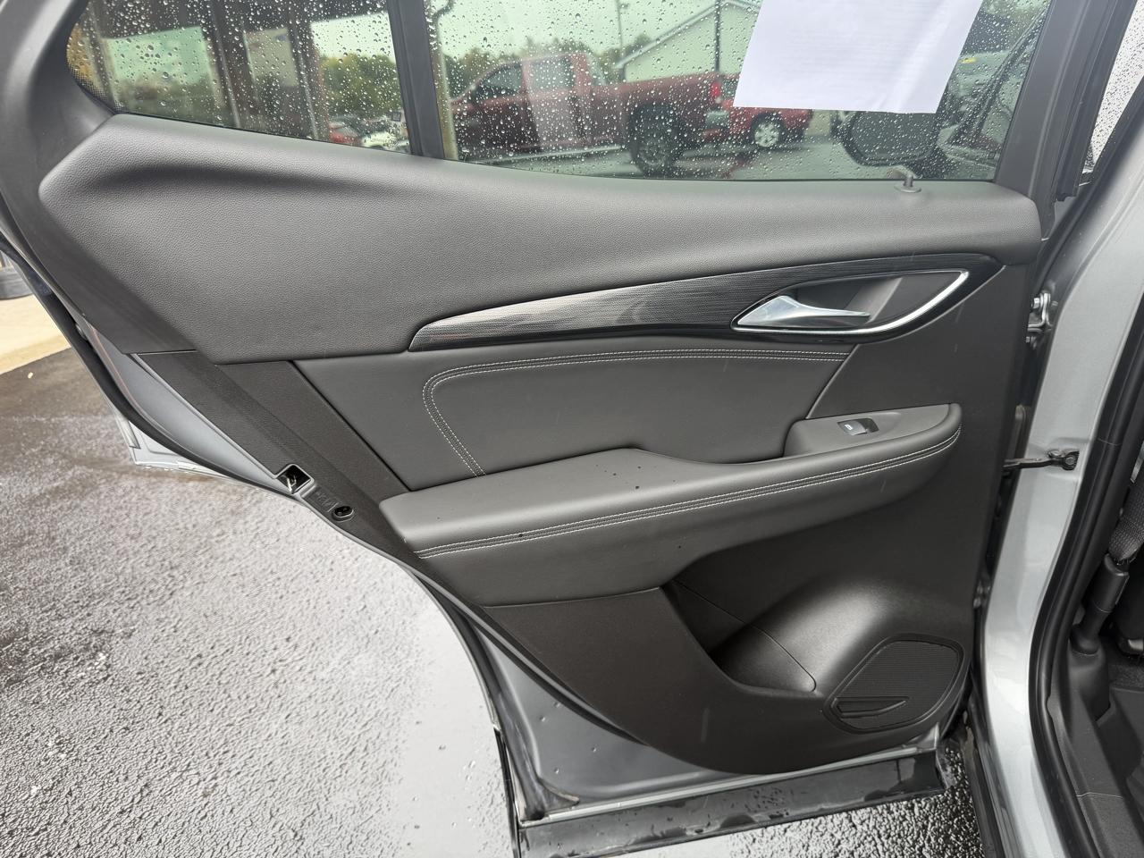 Buick Envision FWD 4dr Essence 2023