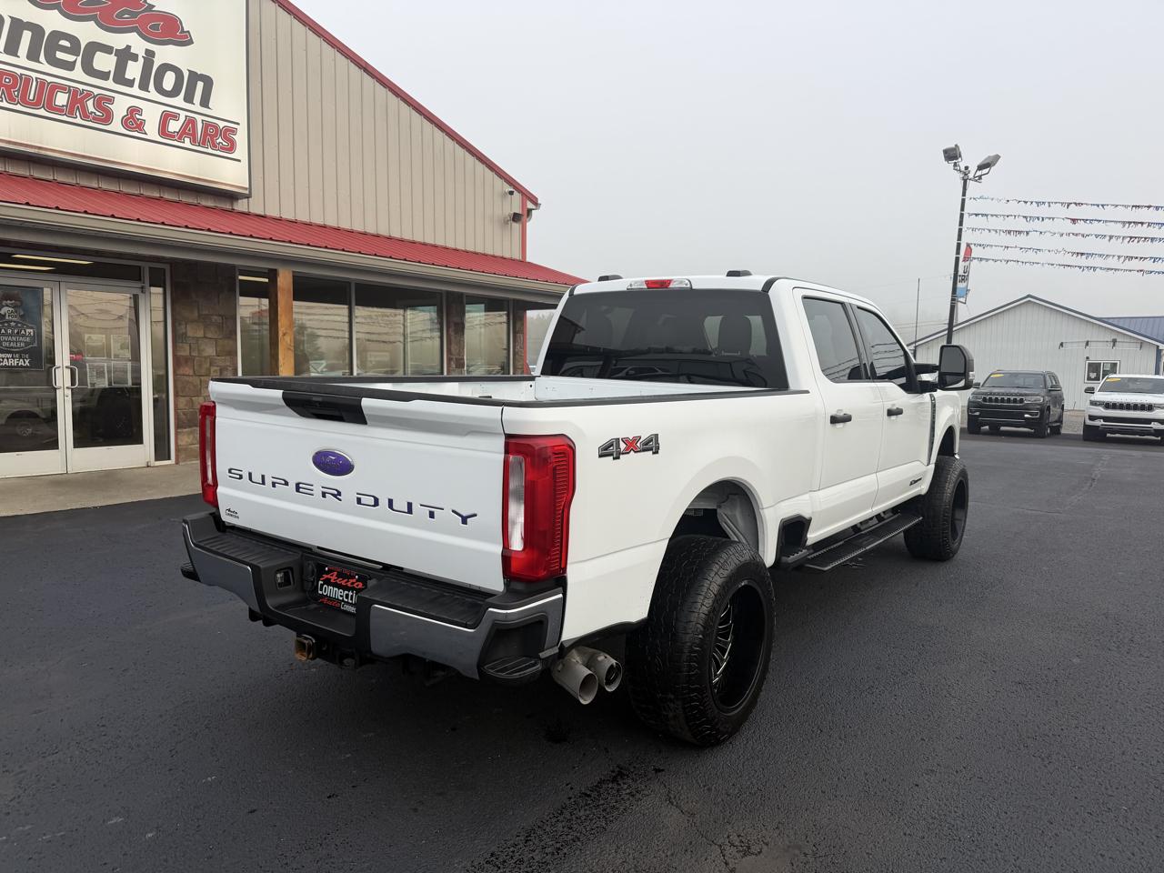 Ford Super Duty F-250 SRW XLT 4WD Crew Cab 6.75' Box 2023