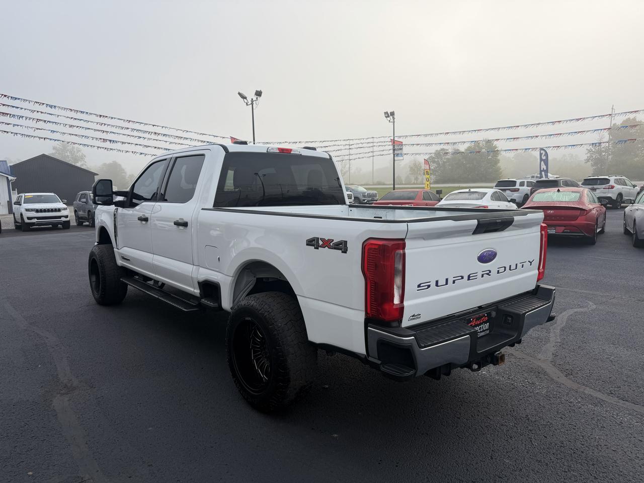 Ford Super Duty F-250 SRW XLT 4WD Crew Cab 6.75' Box 2023