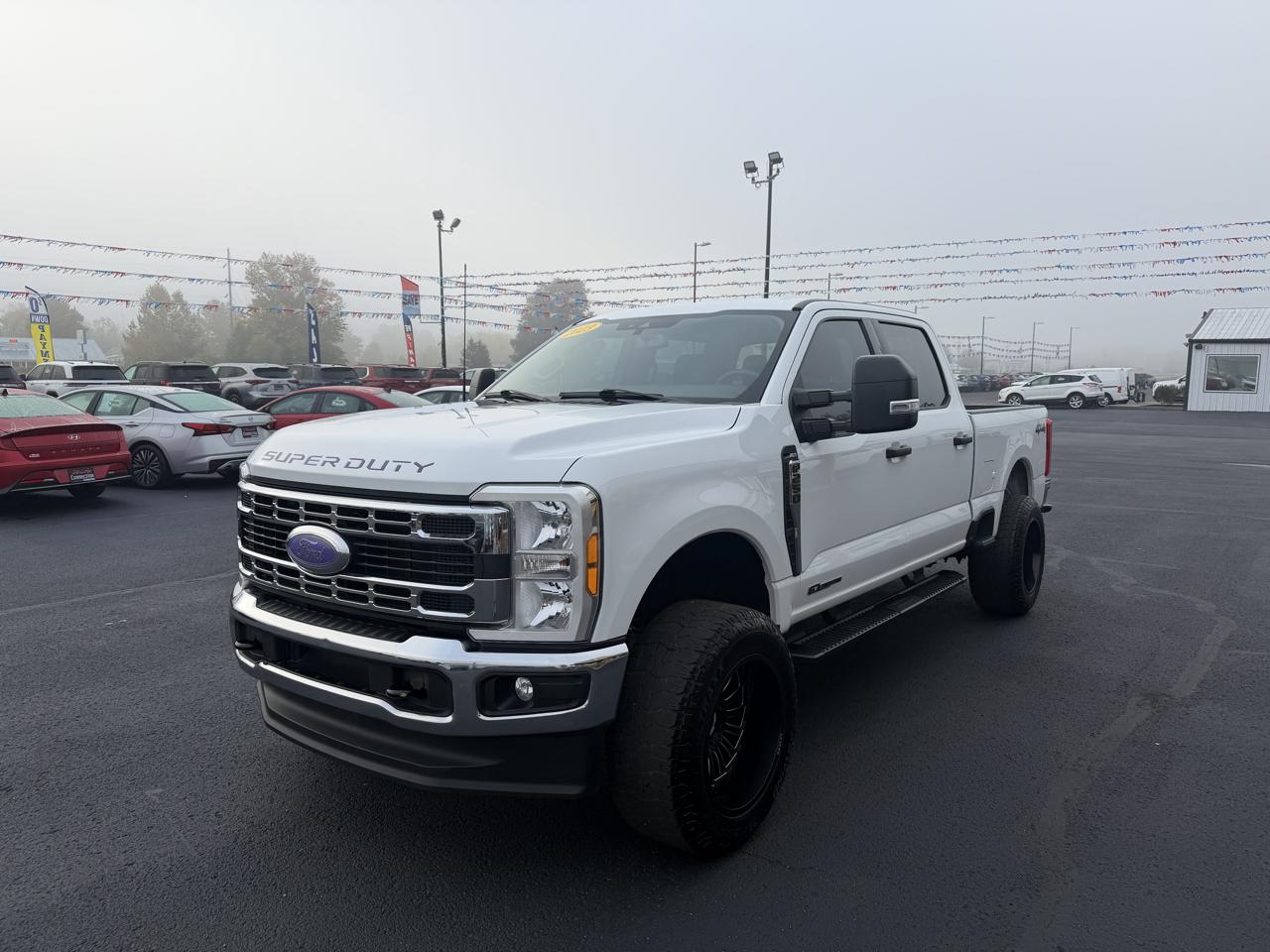 Ford Super Duty F-250 SRW XLT 4WD Crew Cab 6.75' Box 2023