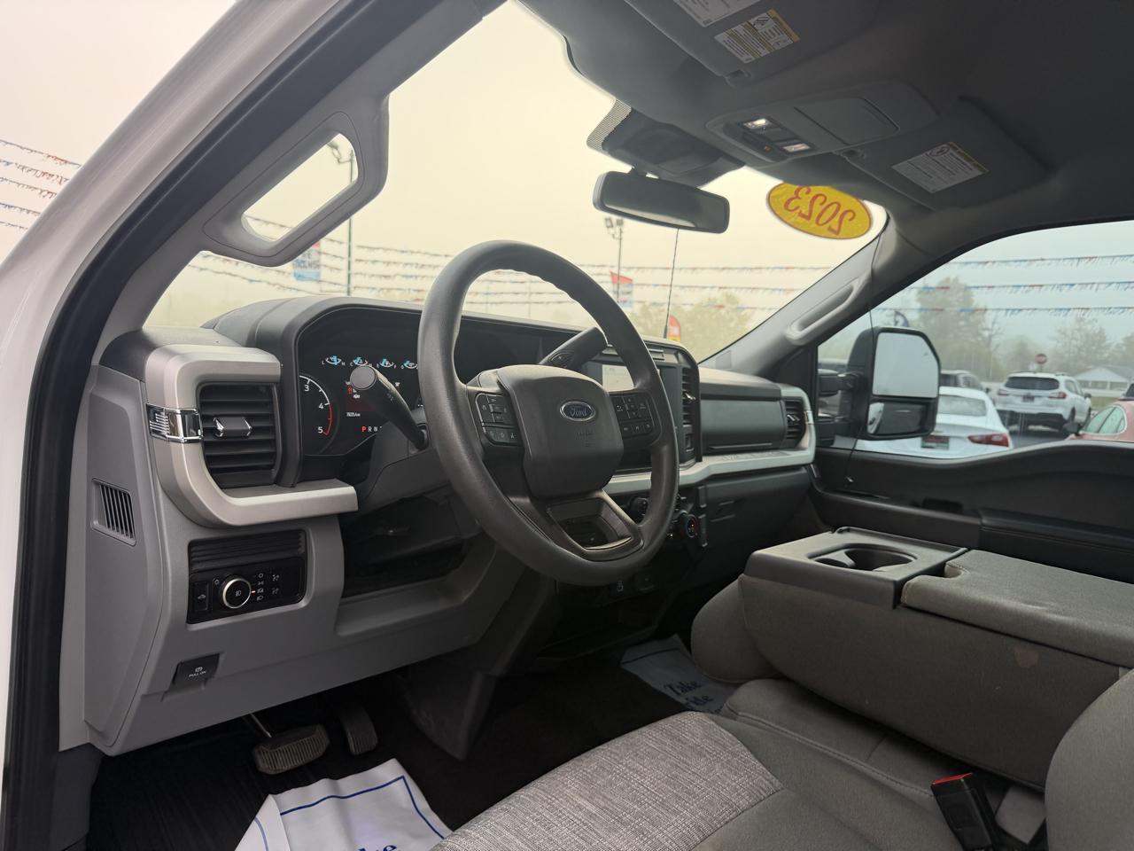 Ford Super Duty F-250 SRW XLT 4WD Crew Cab 6.75' Box 2023