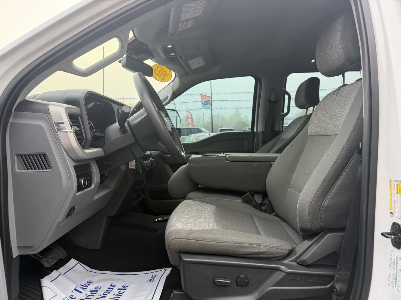 Ford Super Duty F-250 SRW XLT 4WD Crew Cab 6.75' Box 2023