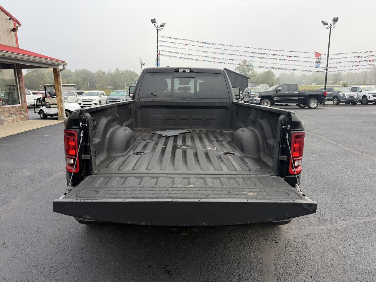 RAM 3500 Tradesman 4x4 Crew Cab 8' Box 2025