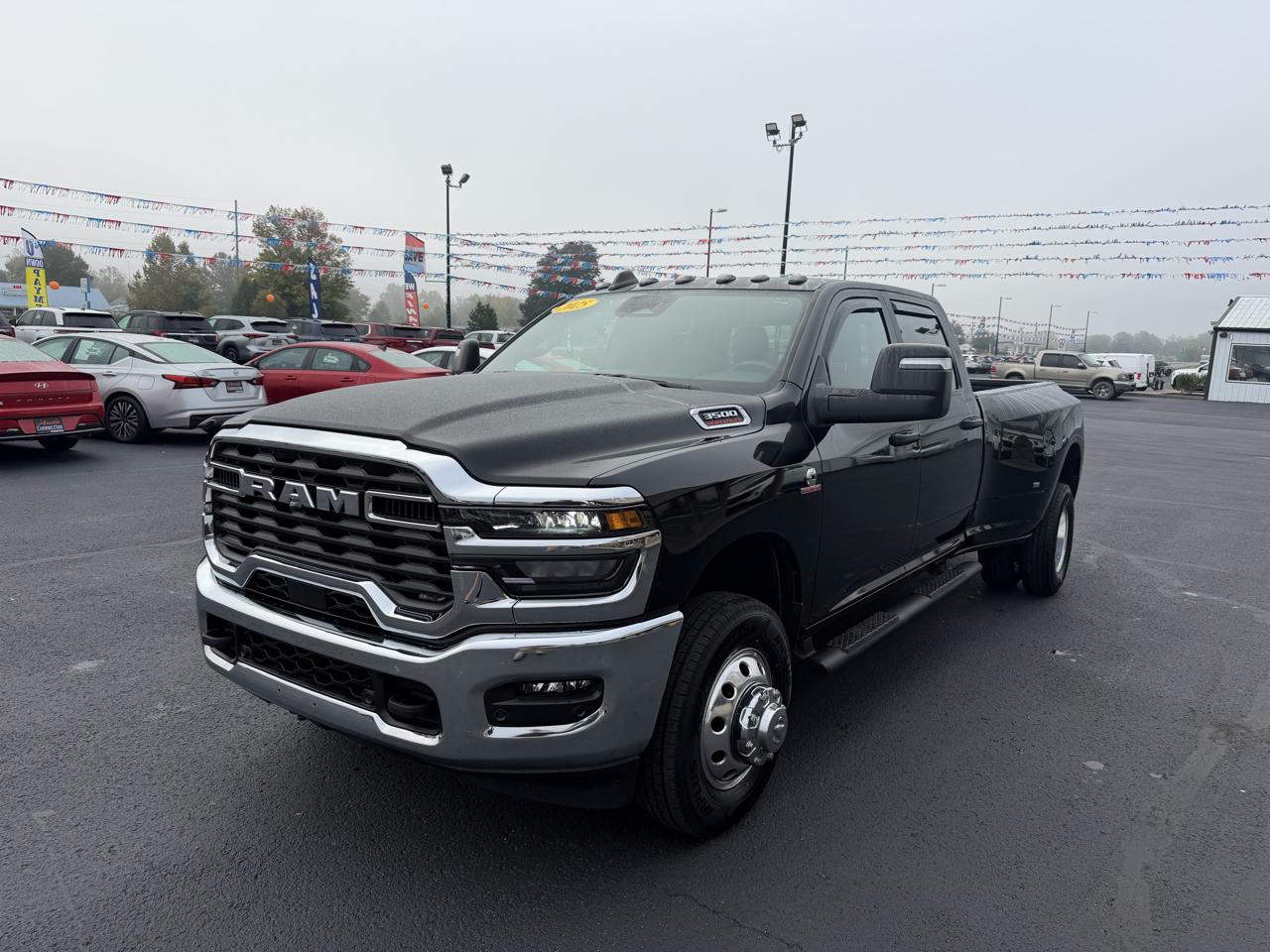 RAM 3500 Tradesman 4x4 Crew Cab 8' Box 2025
