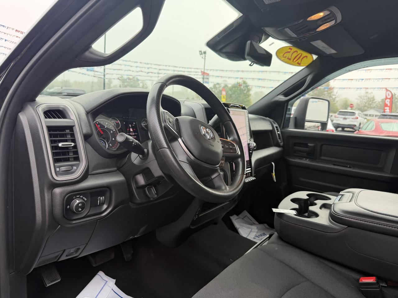 RAM 3500 Tradesman 4x4 Crew Cab 8' Box 2025