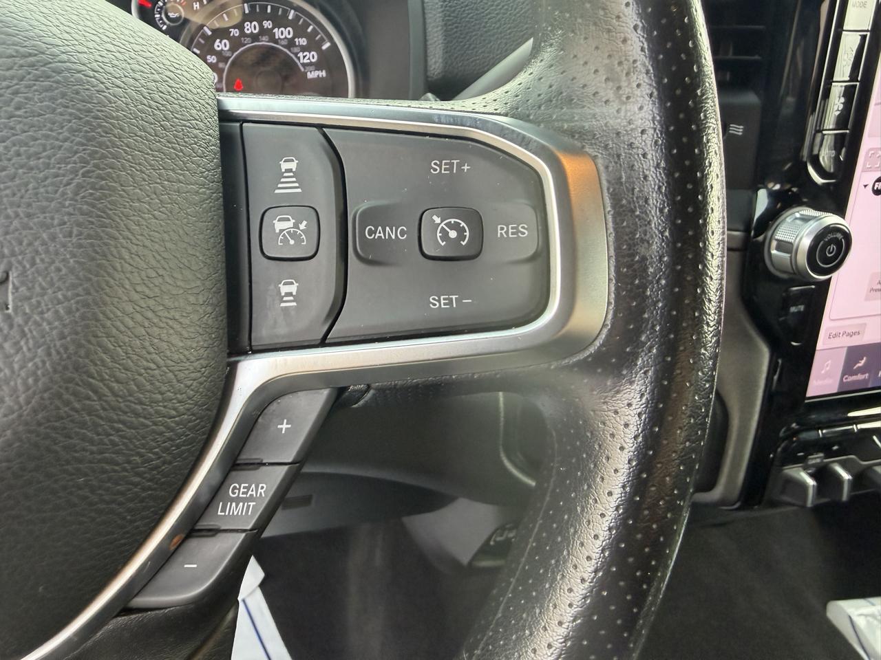 RAM 3500 Tradesman 4x4 Crew Cab 8' Box 2025