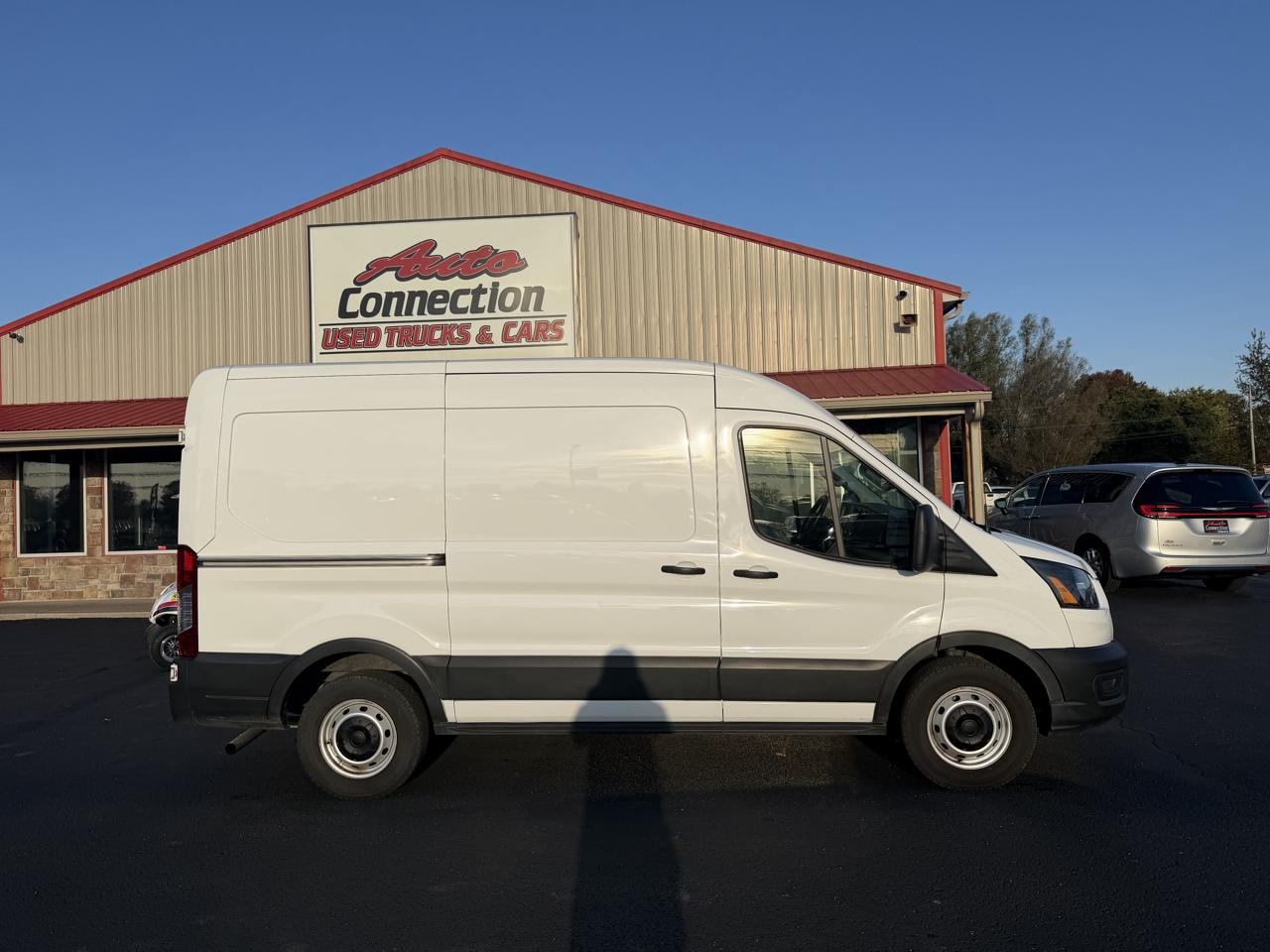 Ford Transit Cargo Van T-150 130" Med Rf 8670 GVWR RWD 2023