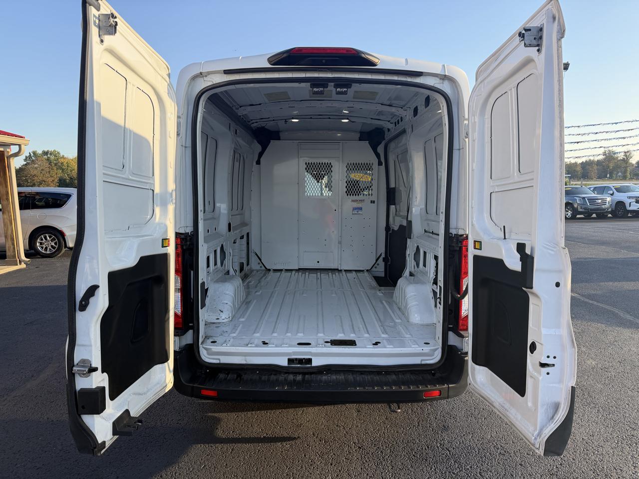 Ford Transit Cargo Van T-150 130" Med Rf 8670 GVWR RWD 2023