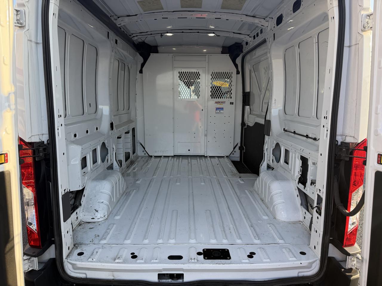 Ford Transit Cargo Van T-150 130" Med Rf 8670 GVWR RWD 2023