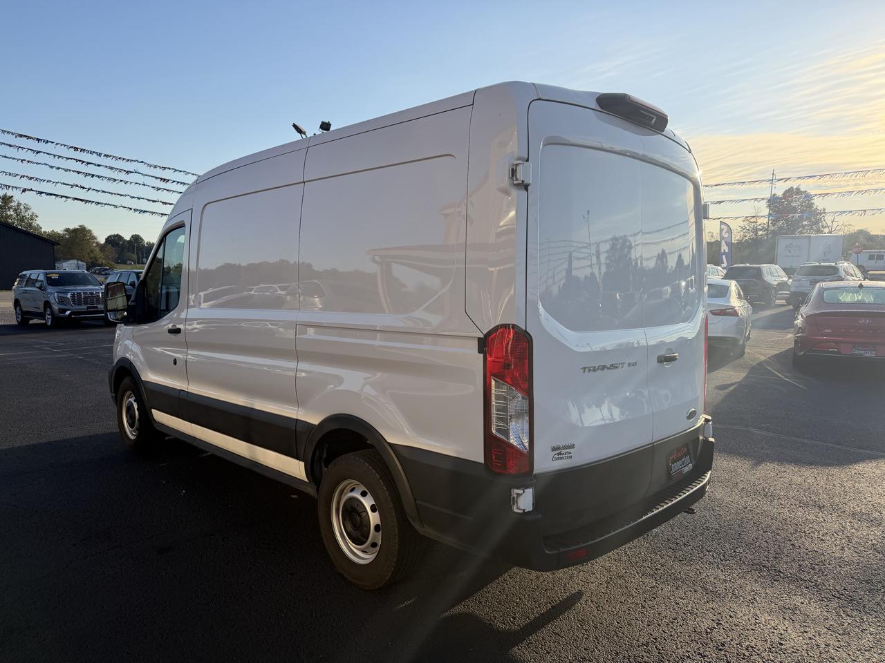 Ford Transit Cargo Van T-150 130" Med Rf 8670 GVWR RWD 2023