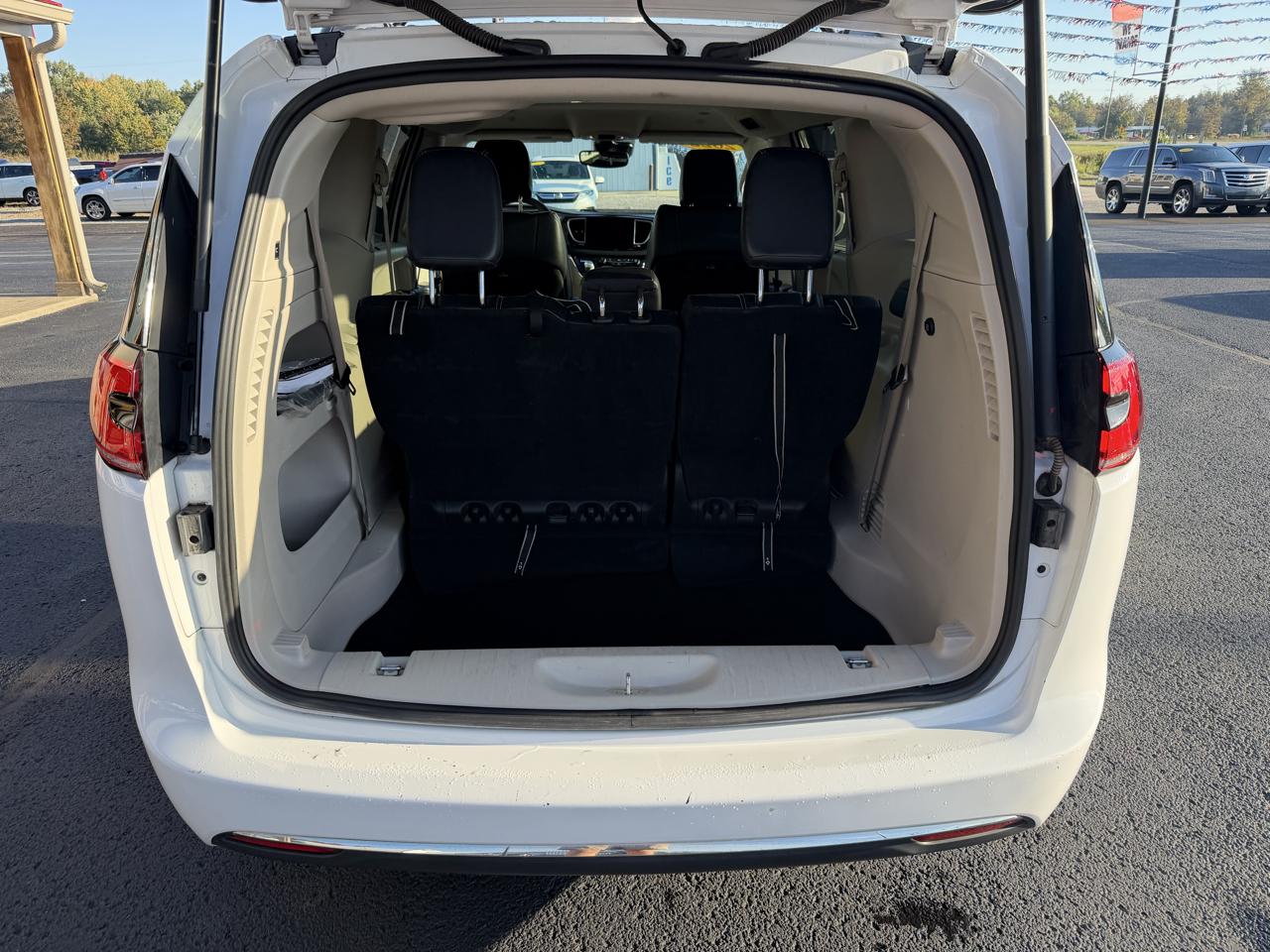 Chrysler Pacifica Touring L FWD 2022