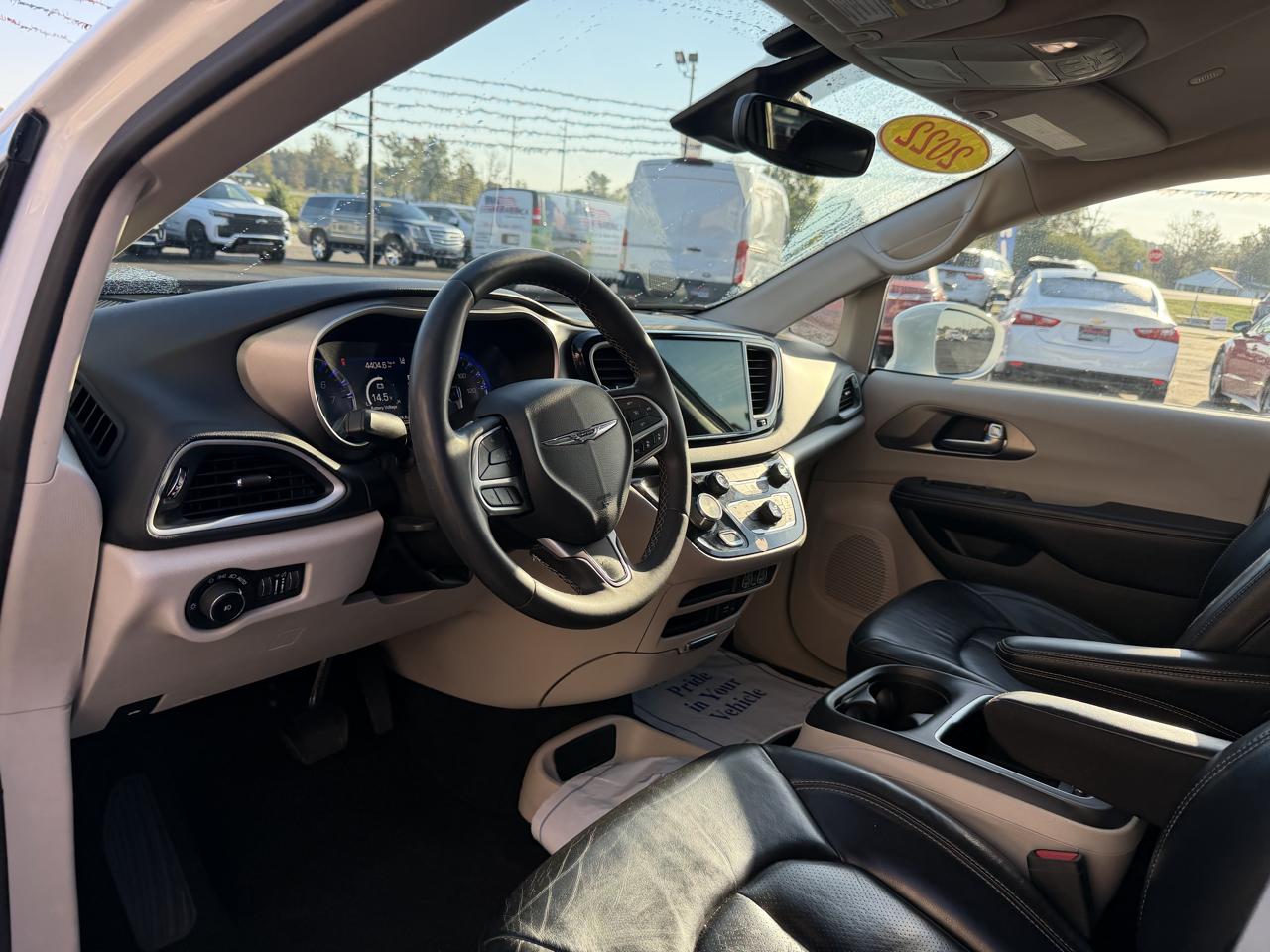 Chrysler Pacifica Touring L FWD 2022