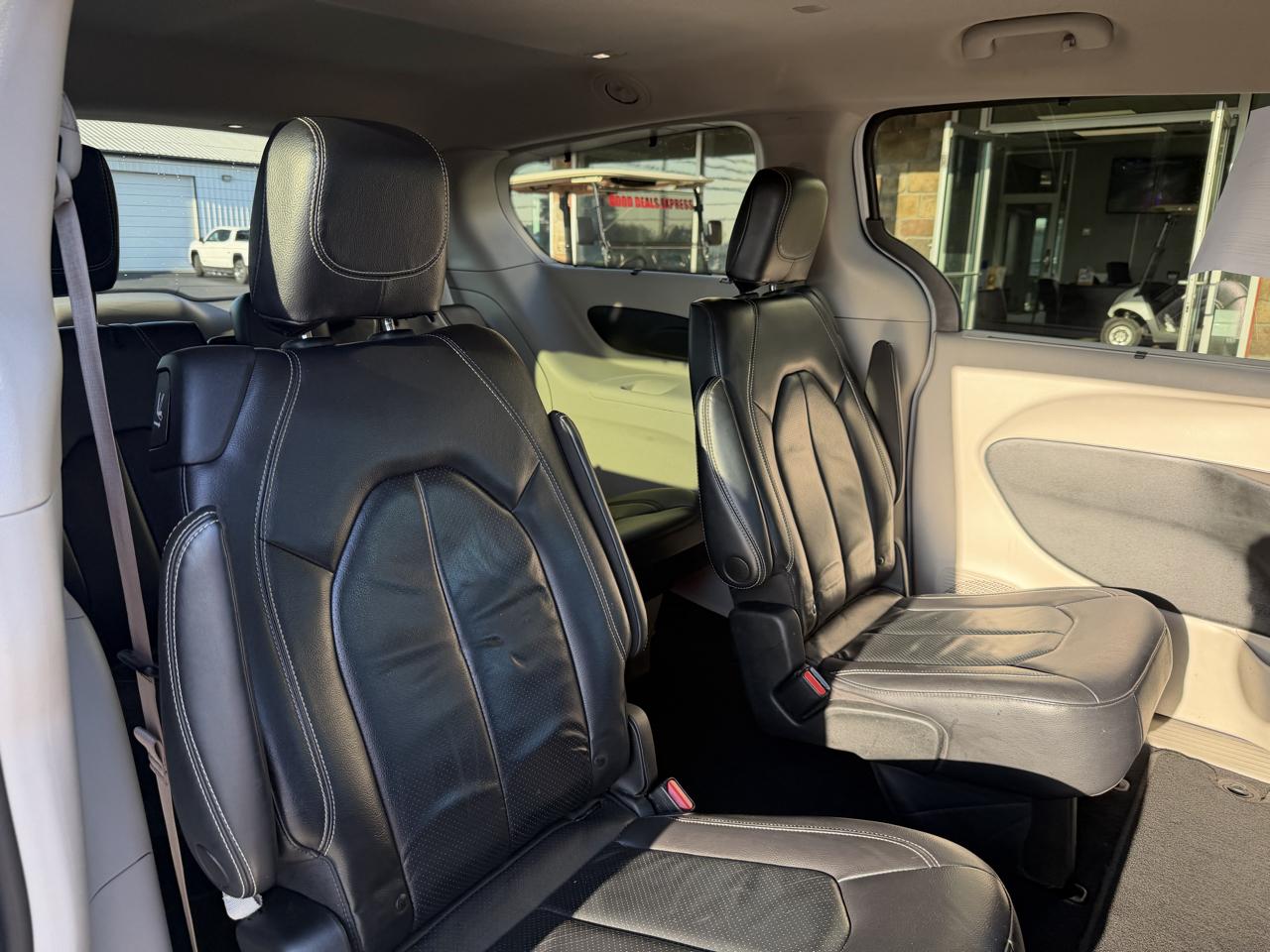 Chrysler Pacifica Touring L FWD 2022