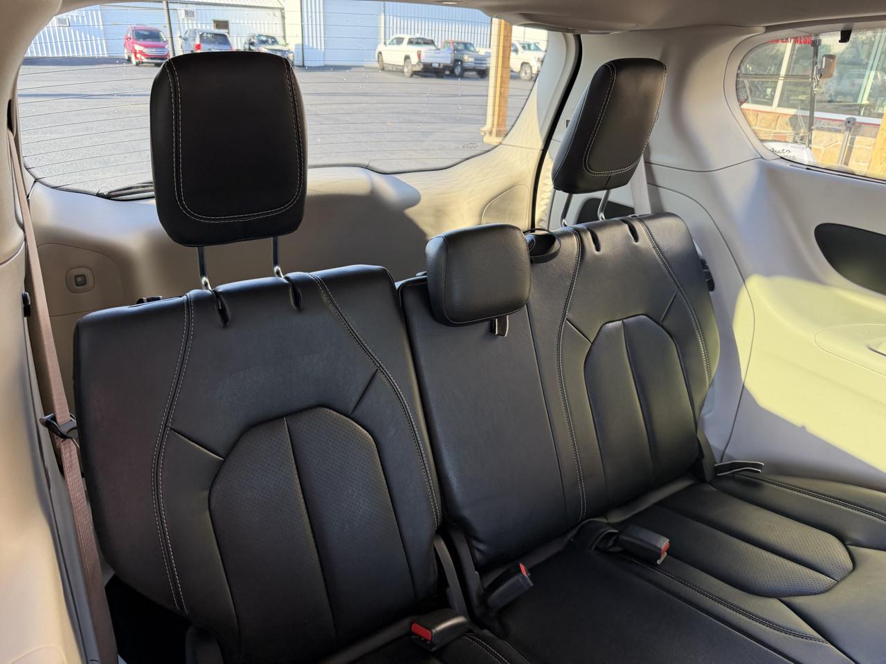 Chrysler Pacifica Touring L FWD 2022