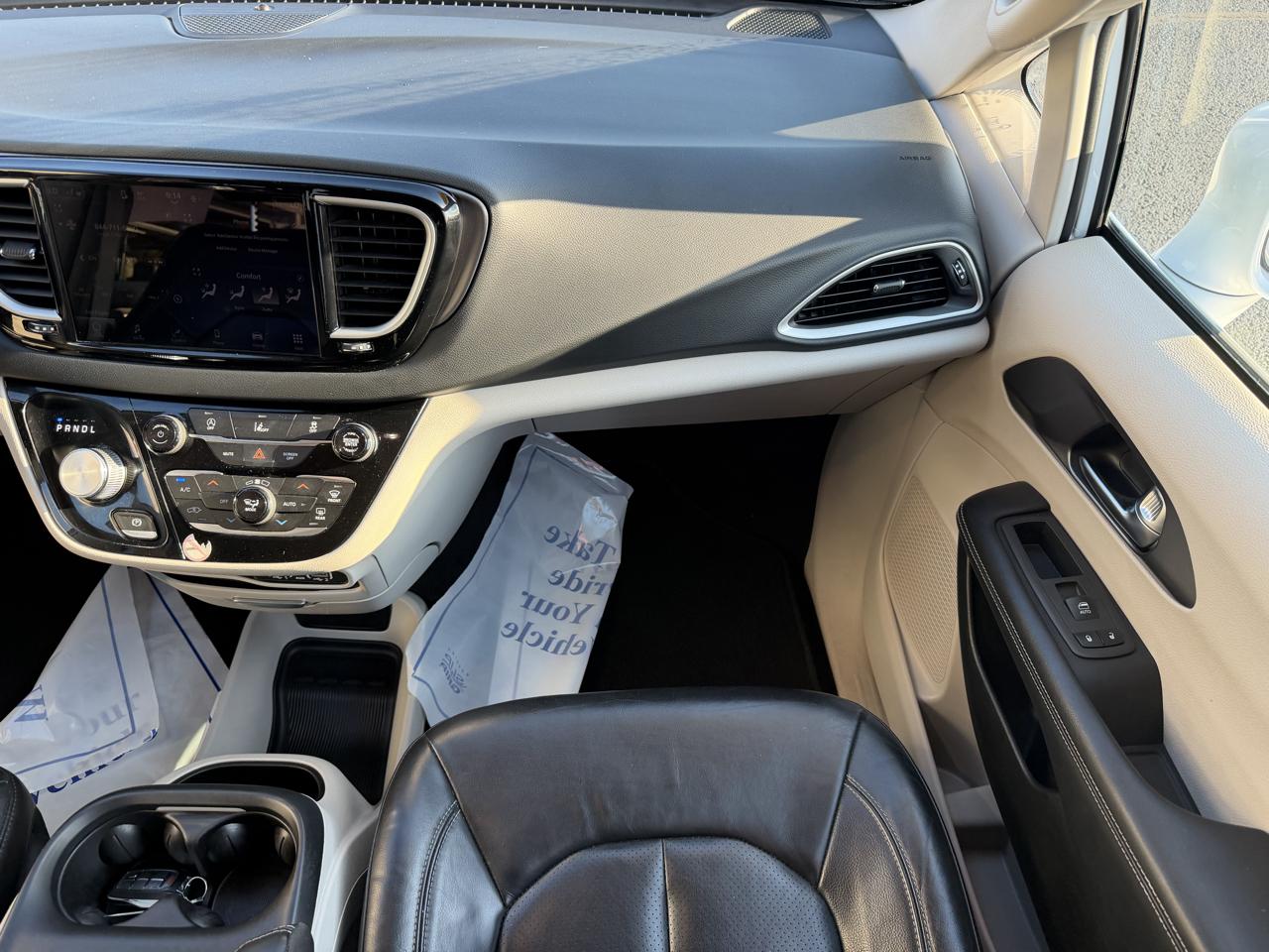 Chrysler Pacifica Touring L FWD 2022