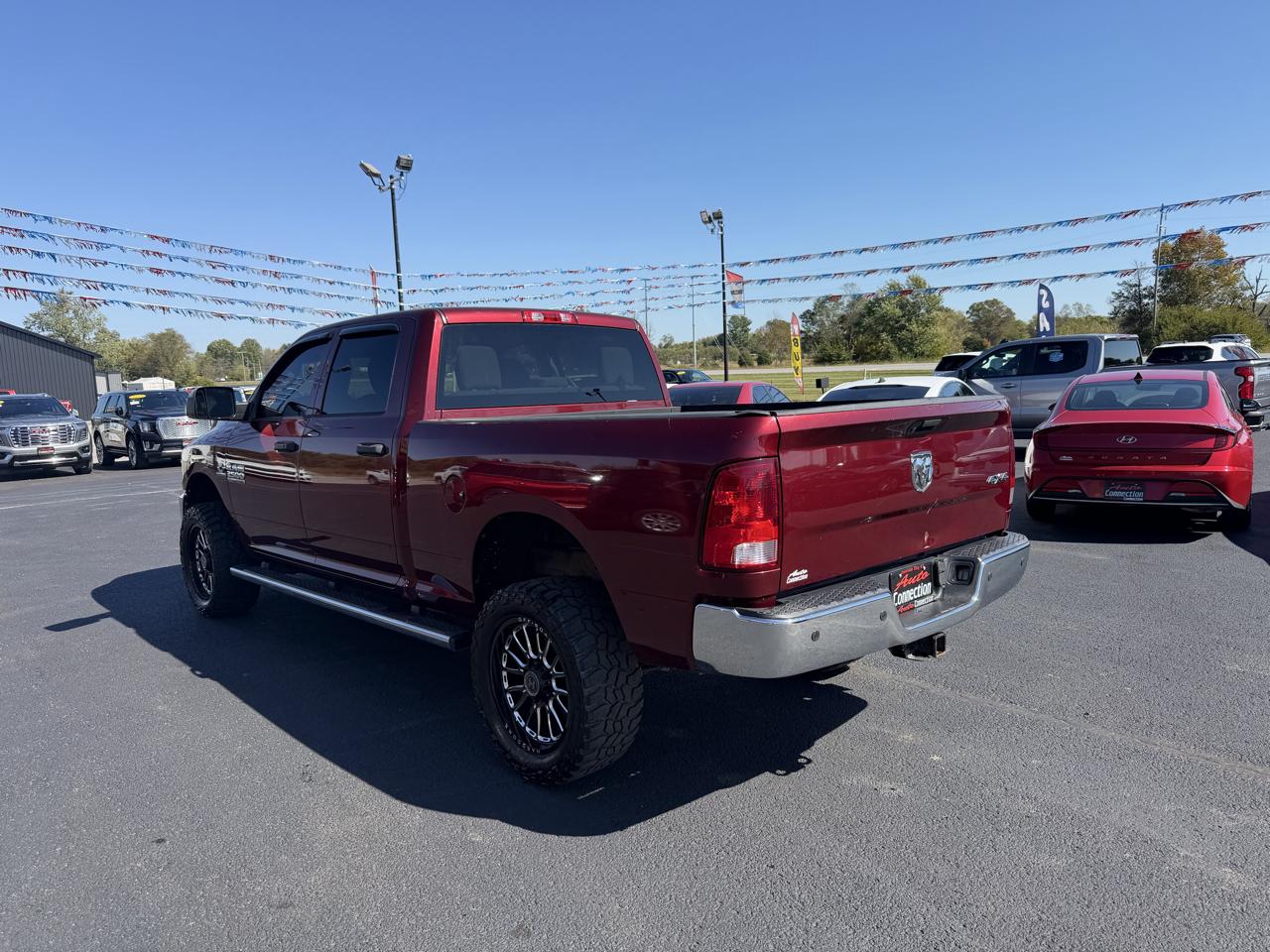 RAM 2500 Tradesman 4x4 Crew Cab 6'4" Box 2018