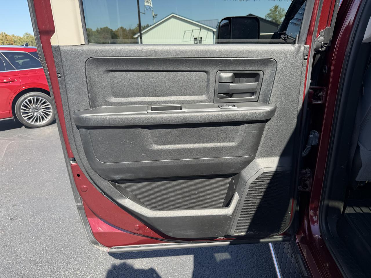 RAM 2500 Tradesman 4x4 Crew Cab 6'4" Box 2018